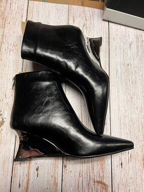 Women’s Black Pointed Ankle Boots - Sleek Leather Style